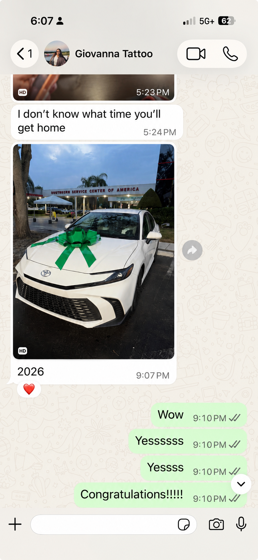 Conversa de Gio Souza enviando a foto do carro novo 2026 e o time comemorando